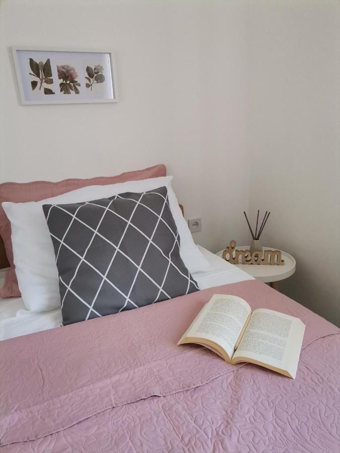 Apartment Lora ซริกเวนิซา ภายนอก รูปภาพ