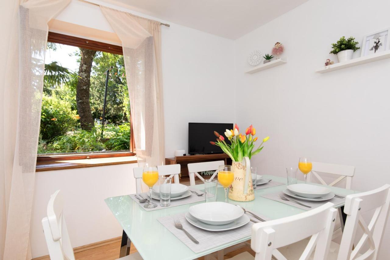 Apartment Lora ซริกเวนิซา ภายนอก รูปภาพ