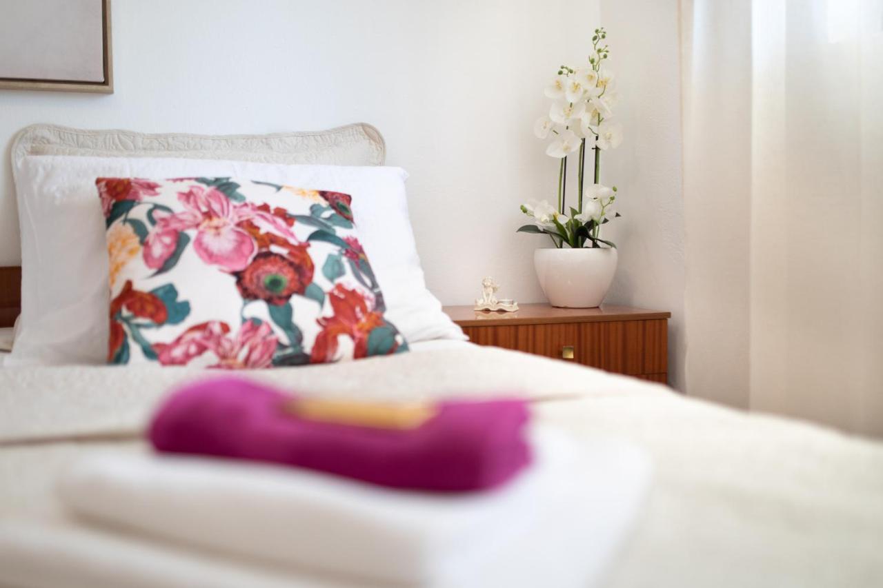 Apartment Lora ซริกเวนิซา ภายนอก รูปภาพ