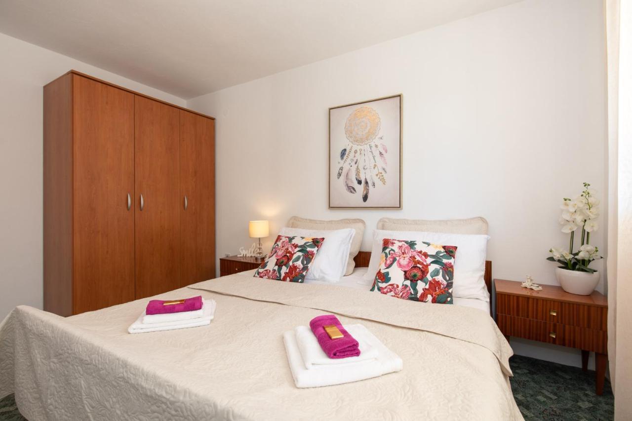 Apartment Lora ซริกเวนิซา ภายนอก รูปภาพ