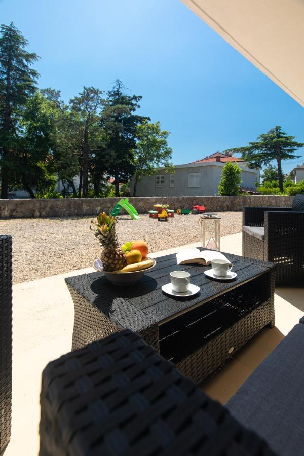 Apartment Lora ซริกเวนิซา ภายนอก รูปภาพ