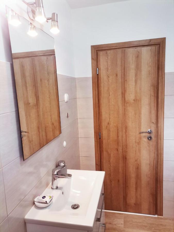 Apartment Lora ซริกเวนิซา ภายนอก รูปภาพ
